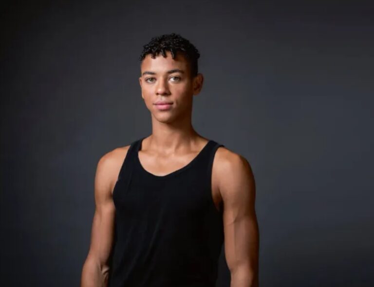 Guillaume Diop Premier Danseur Toile Noir De L Op Ra De Paris