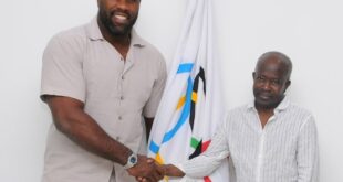 Le champion olympique Teddy Riner aux côtés du président du comité d'organisation des jeux olympique de la jeunesse de Dakar 2026